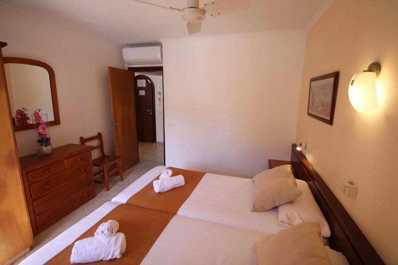 Apartaments Talayot Cala'N Blanes  ภายนอก รูปภาพ