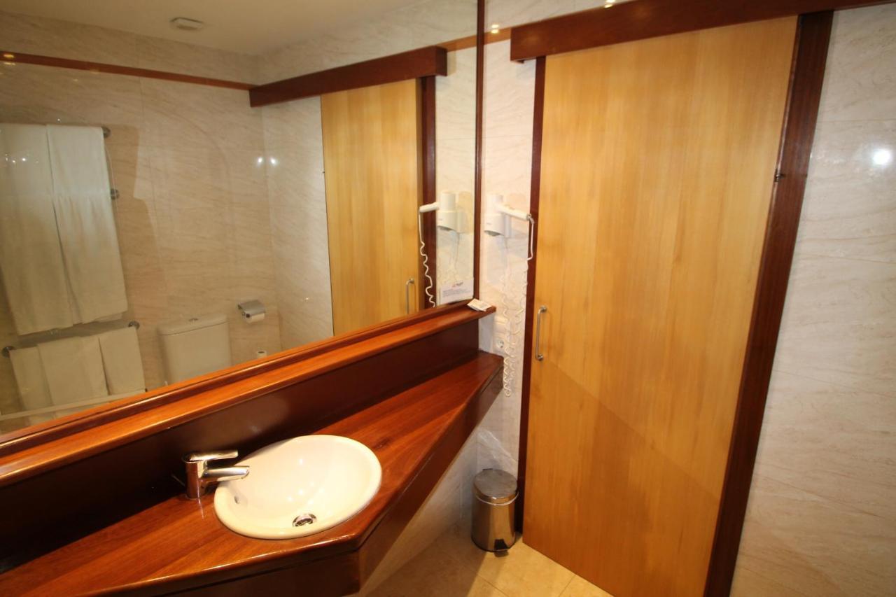 Apartaments Talayot Cala'N Blanes  ภายนอก รูปภาพ