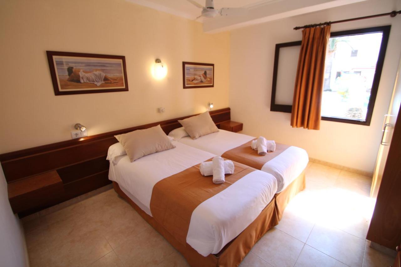 Apartaments Talayot Cala'N Blanes  ภายนอก รูปภาพ