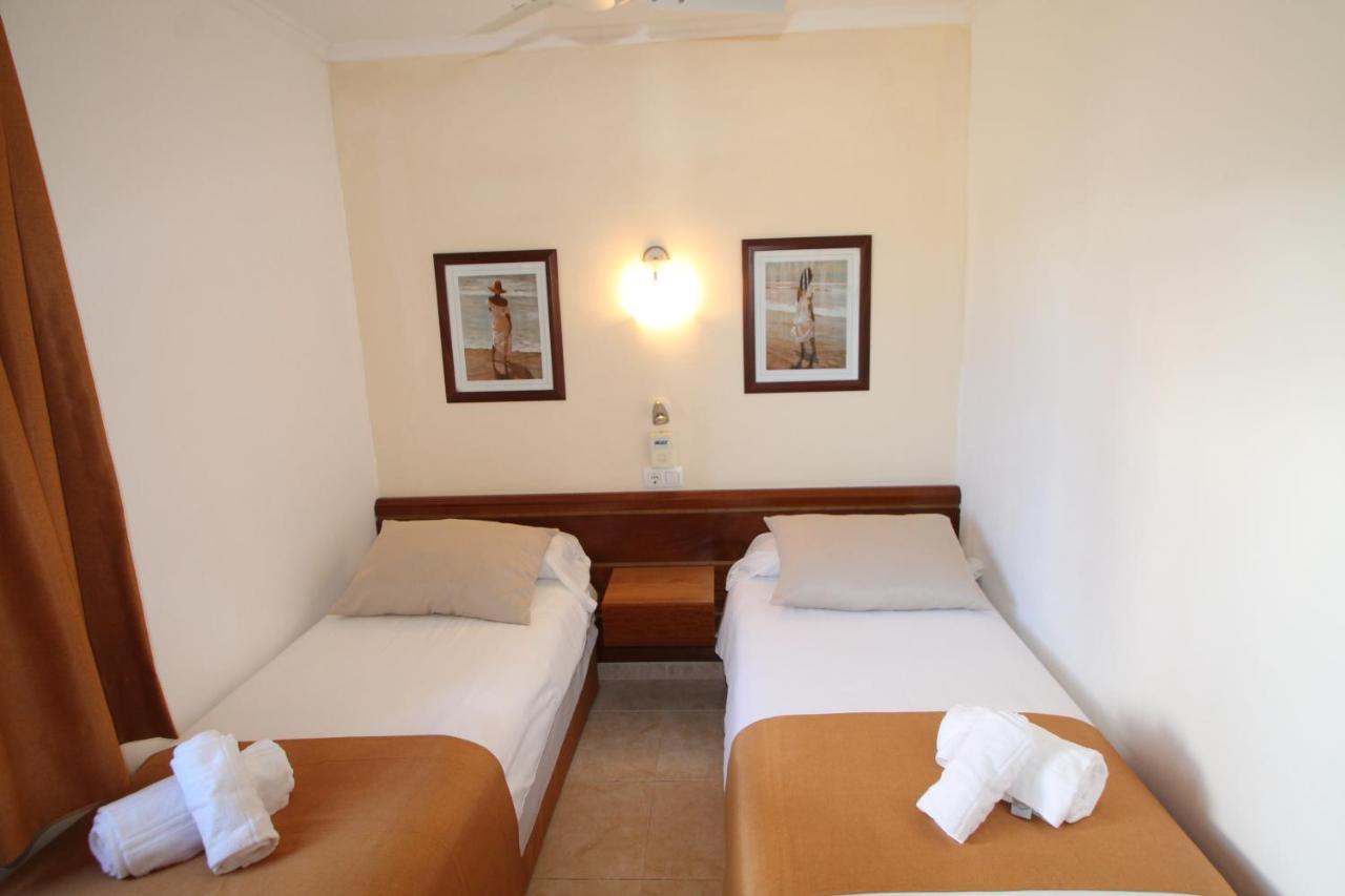 Apartaments Talayot Cala'N Blanes  ภายนอก รูปภาพ